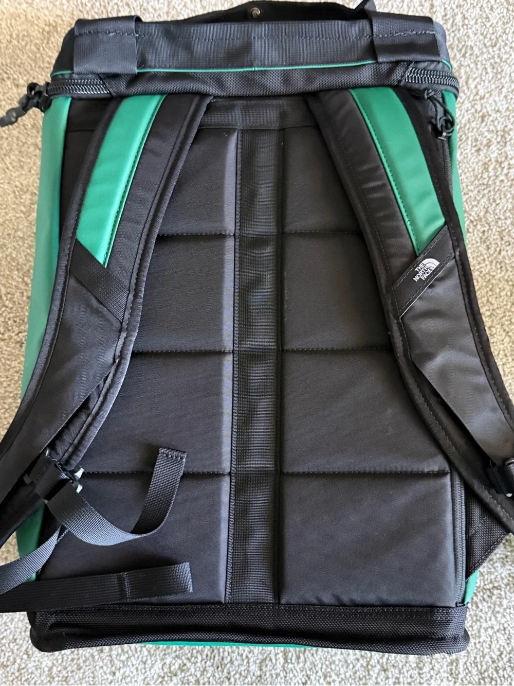 The North Face Fuse Box Men Bag Green  and Black (NWOT)